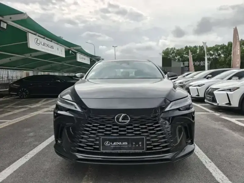 2025 Lexus RX с пробегом 400 км