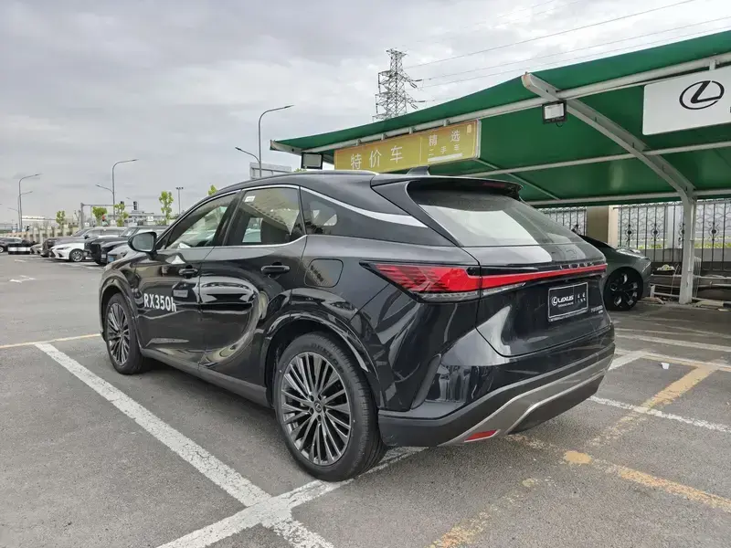 2025 Lexus RX с пробегом 400 км