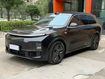 2024 Li Auto (Lixiang) L8 с пробегом 24 000 км
