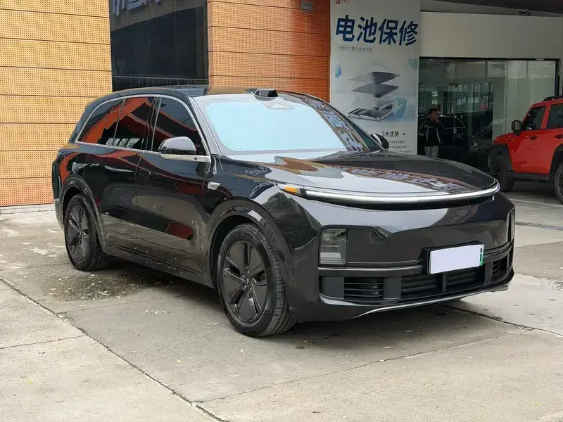 2024 Li Auto (Lixiang) L8 с пробегом 24 000 км