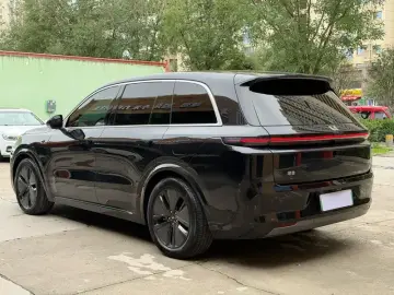 2024 Li Auto (Lixiang) L8 с пробегом 24 000 км