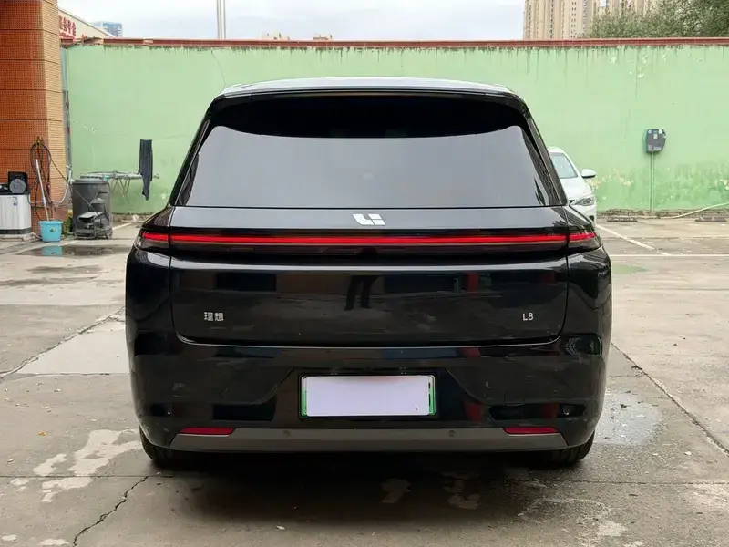 2024 Li Auto (Lixiang) L8 с пробегом 24 000 км