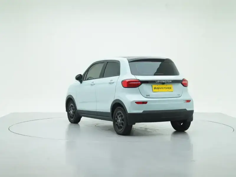 2025 Leapmotor T03 с пробегом 19 300 км