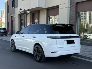 2024 Li Auto (Lixiang) L7 с пробегом 32 000 км
