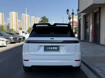 2024 Li Auto (Lixiang) L7 с пробегом 32 000 км