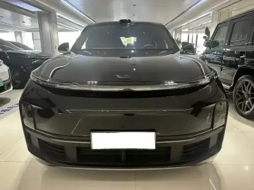 2024 Li Auto (Lixiang) L9 с пробегом 18 000 км