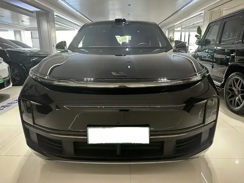 2024 Li Auto (Lixiang) L9 с пробегом 18 000 км