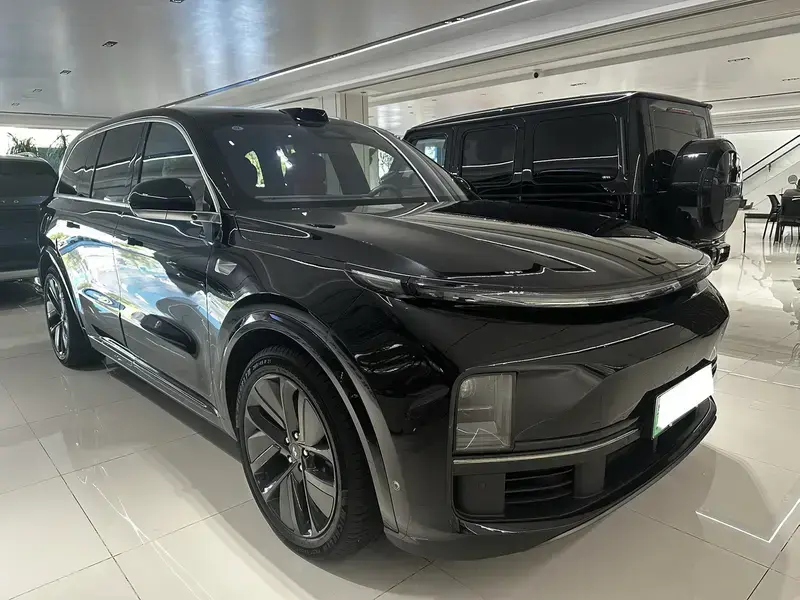 2024 Li Auto (Lixiang) L9 с пробегом 18 000 км