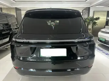 2024 Li Auto (Lixiang) L9 с пробегом 18 000 км