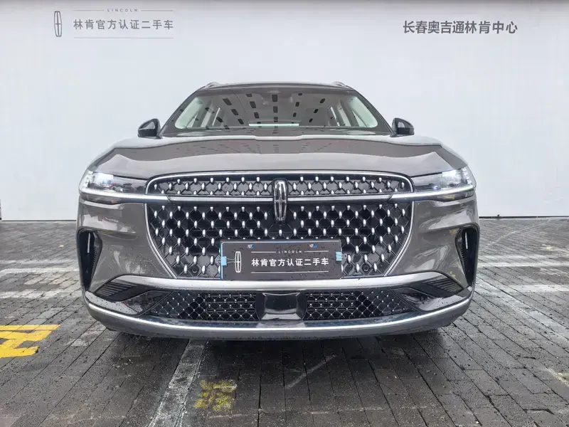 2026 Lincoln Nautilus с пробегом 15 800 км