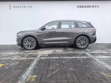 2026 Lincoln Nautilus с пробегом 15 800 км