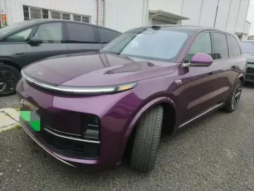2025 Li Auto (Lixiang) L9 с пробегом 8 100 км
