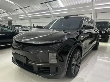 2024 Li Auto (Lixiang) L9 с пробегом 26 000 км
