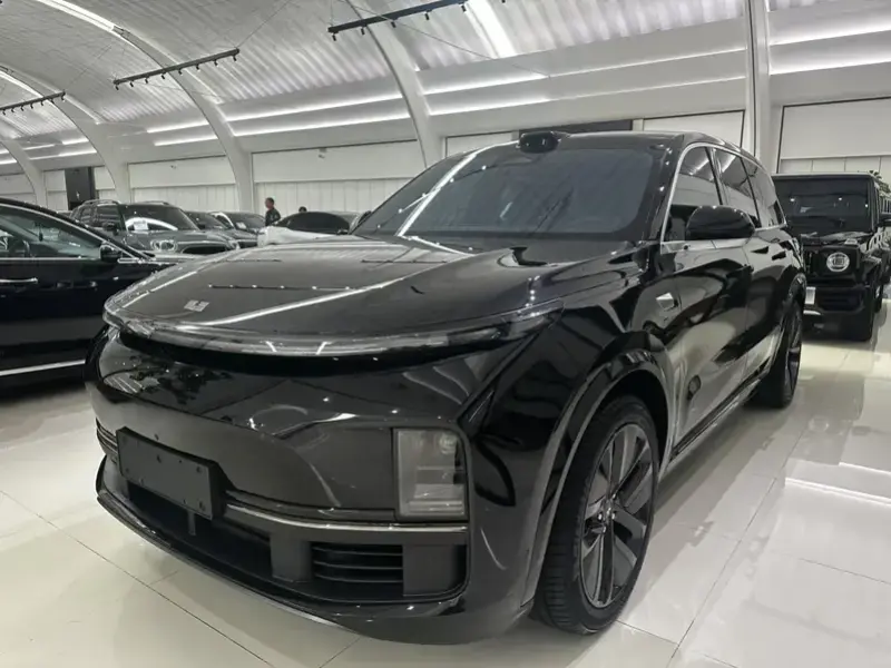 2024 Li Auto (Lixiang) L9 с пробегом 26 000 км