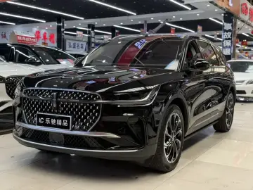 2023 Lincoln Nautilus с пробегом 49 000 км