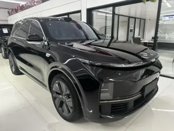 2024 Li Auto (Lixiang) L9 с пробегом 26 000 км