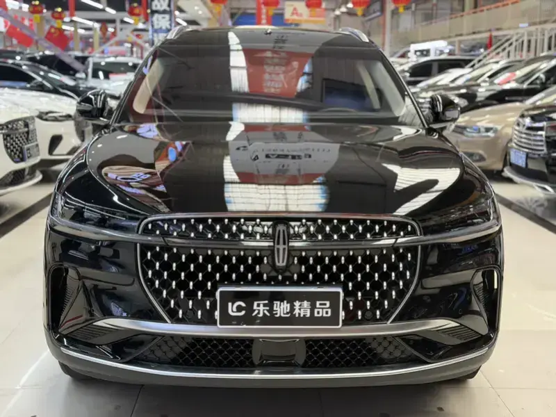 2023 Lincoln Nautilus с пробегом 49 000 км