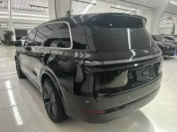 2024 Li Auto (Lixiang) L9 с пробегом 26 000 км