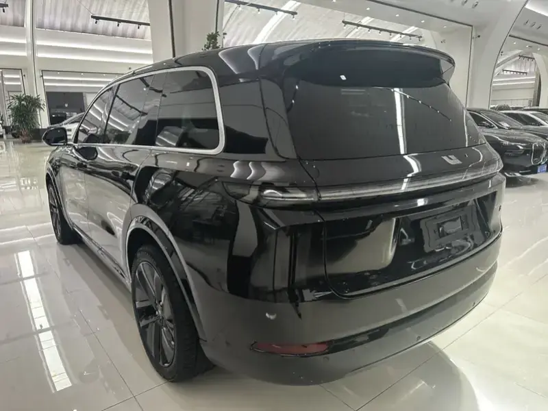 2024 Li Auto (Lixiang) L9 с пробегом 26 000 км