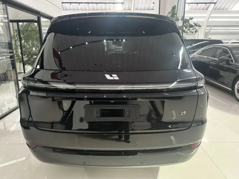 2024 Li Auto (Lixiang) L9 с пробегом 26 000 км