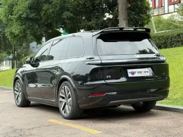 2024 Li Auto (Lixiang) L9 с пробегом 90 000 км