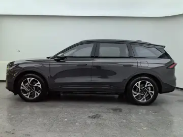 2023 Lincoln Nautilus с пробегом 13 800 км