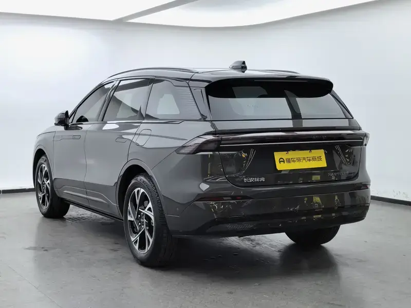 2023 Lincoln Nautilus с пробегом 13 800 км