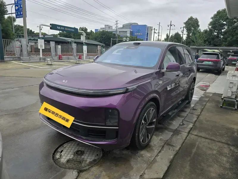 2025 Li Auto (Lixiang) L9 с пробегом 12 500 км