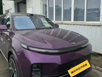 2025 Li Auto (Lixiang) L9 с пробегом 12 500 км
