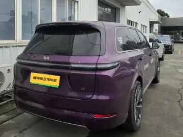 2025 Li Auto (Lixiang) L9 с пробегом 12 500 км