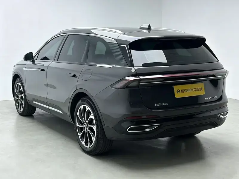 2023 Lincoln Nautilus с пробегом 115 700 км