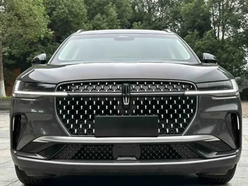 2026 Lincoln Nautilus с пробегом 3 500 км