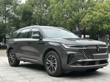 2026 Lincoln Nautilus с пробегом 3 500 км