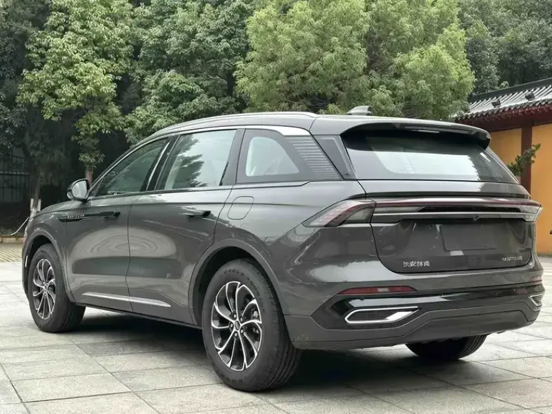2026 Lincoln Nautilus с пробегом 3 500 км