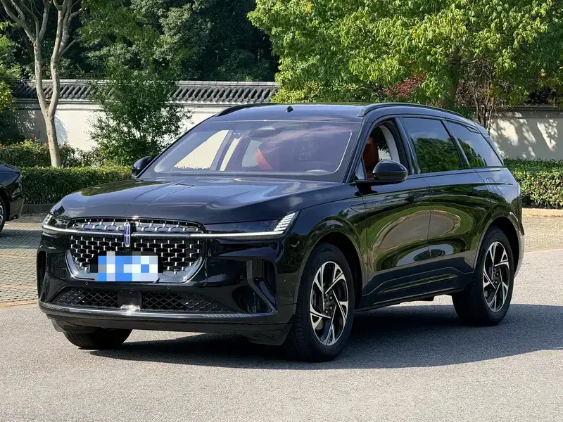 2023 Lincoln Nautilus с пробегом 41 000 км