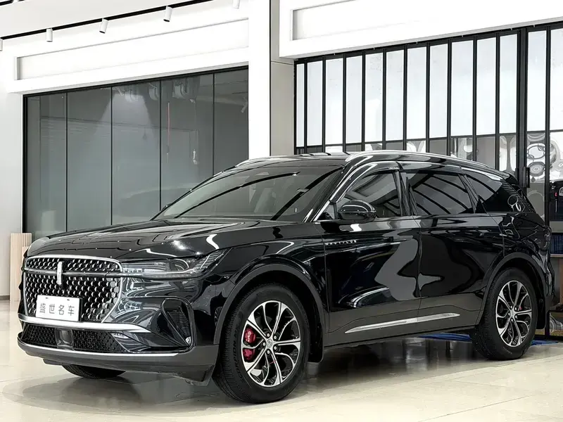 2026 Lincoln Nautilus с пробегом 8 000 км