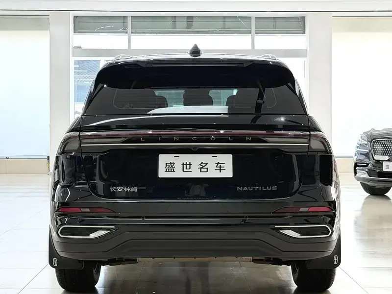 2026 Lincoln Nautilus с пробегом 8 000 км