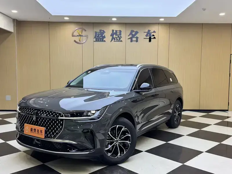2026 Lincoln Nautilus с пробегом 9 000 км