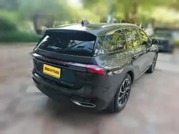 2023 Lincoln Nautilus с пробегом 10 300 км