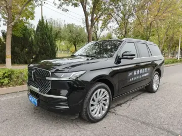 2025 Lincoln Navigator с пробегом 600 км