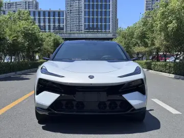 2025 Lotus Eletre с пробегом 11 000 км