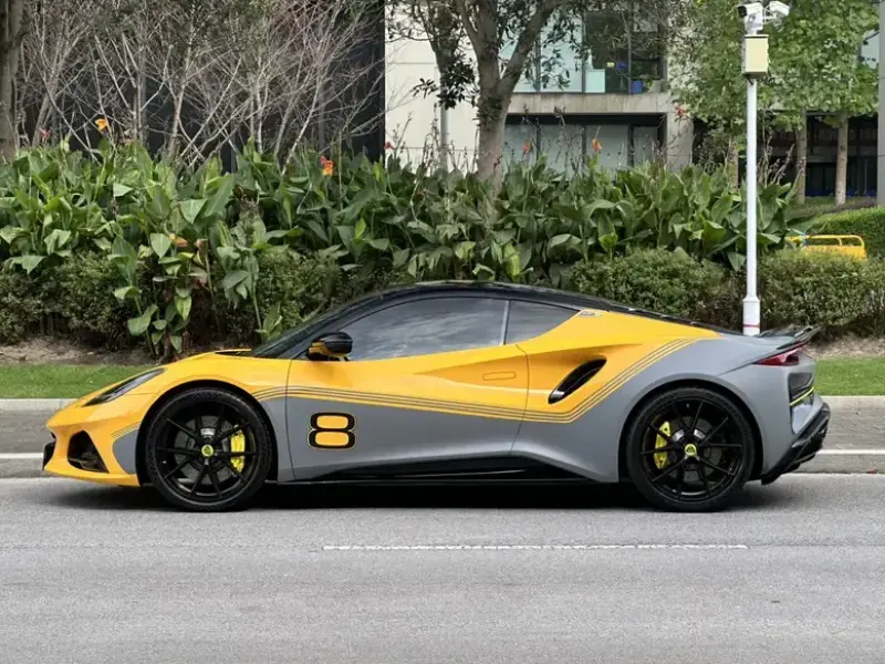 2022 Lotus Emira с пробегом 9 800 км