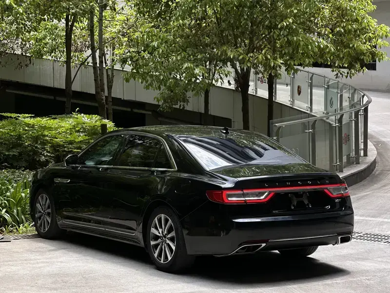 2018 Lincoln Continental с пробегом 93 000 км