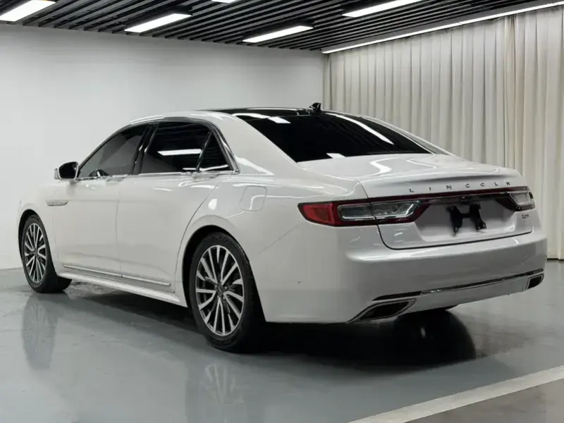 2019 Lincoln Continental с пробегом 129 000 км