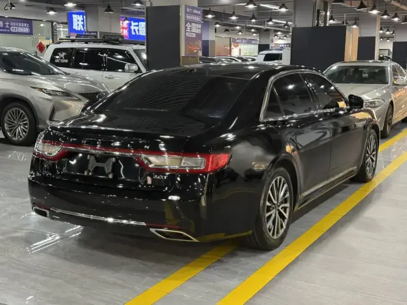 2017 Lincoln Continental с пробегом 55 000 км