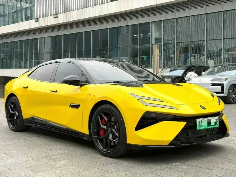 2024 Lotus Emeya с пробегом 34 000 км