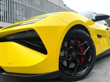2024 Lotus Emeya с пробегом 34 000 км