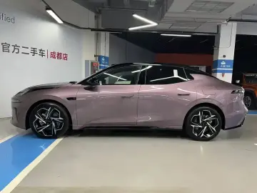 2026 Lynk & Co 07 с пробегом 2 100 км
