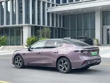 2026 Lynk & Co 07 с пробегом 12 000 км