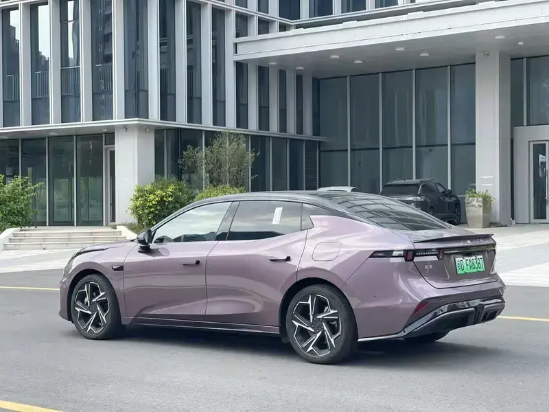 2026 Lynk & Co 07 с пробегом 12 000 км
